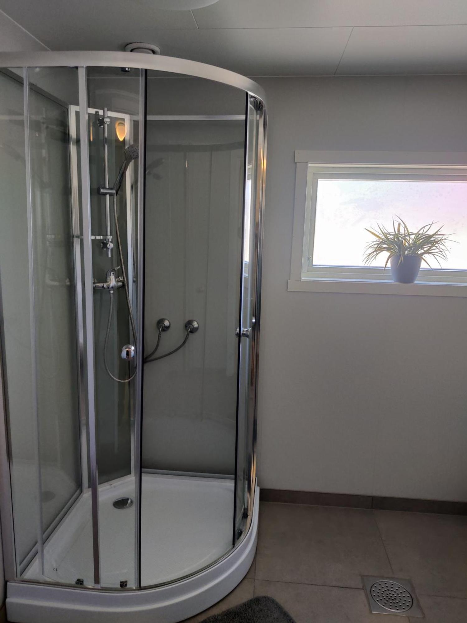 Feelhome 4 Bedrooms Apartment Polarvegen 特罗姆瑟 客房 照片
