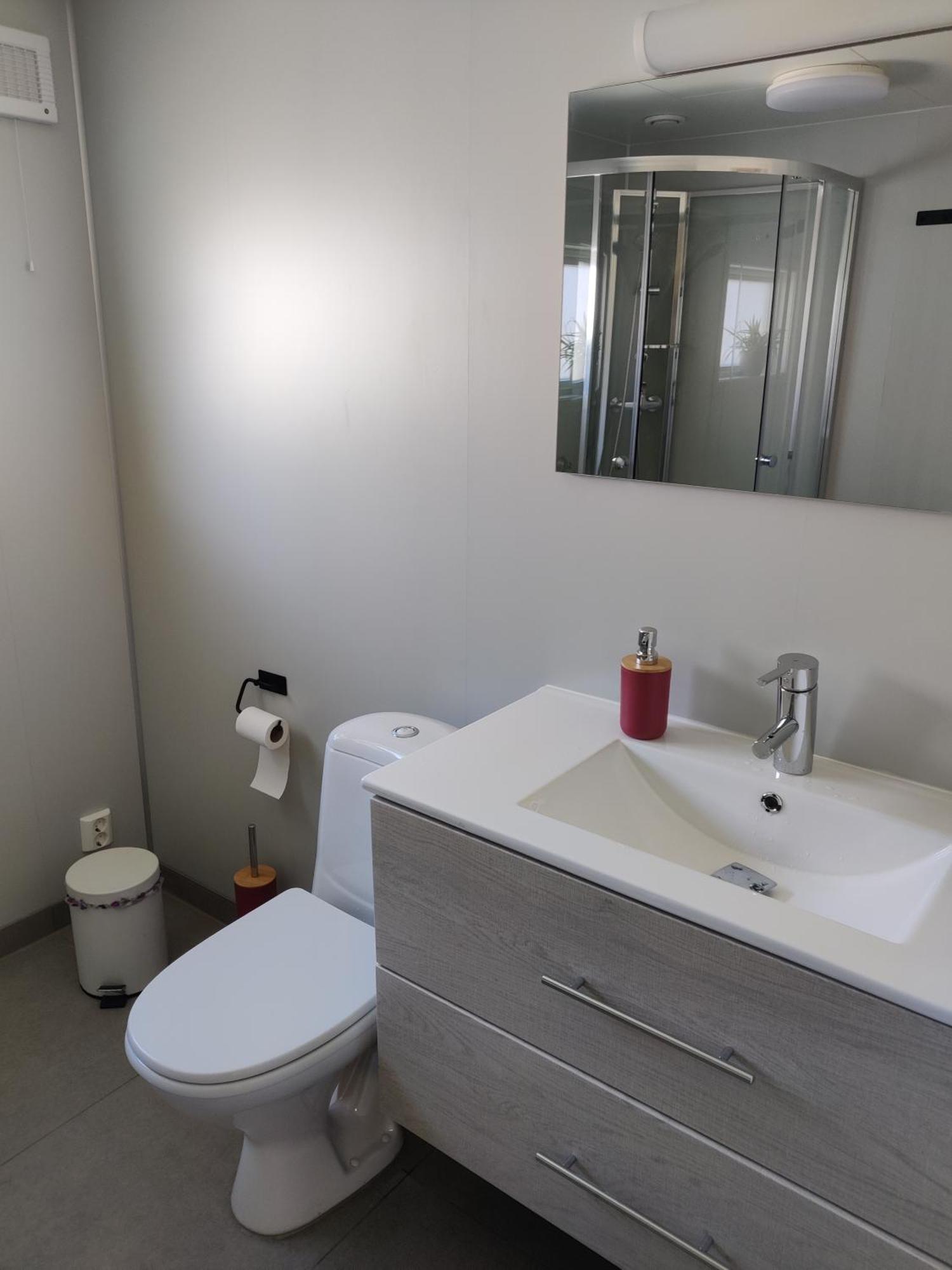 Feelhome 4 Bedrooms Apartment Polarvegen 特罗姆瑟 客房 照片