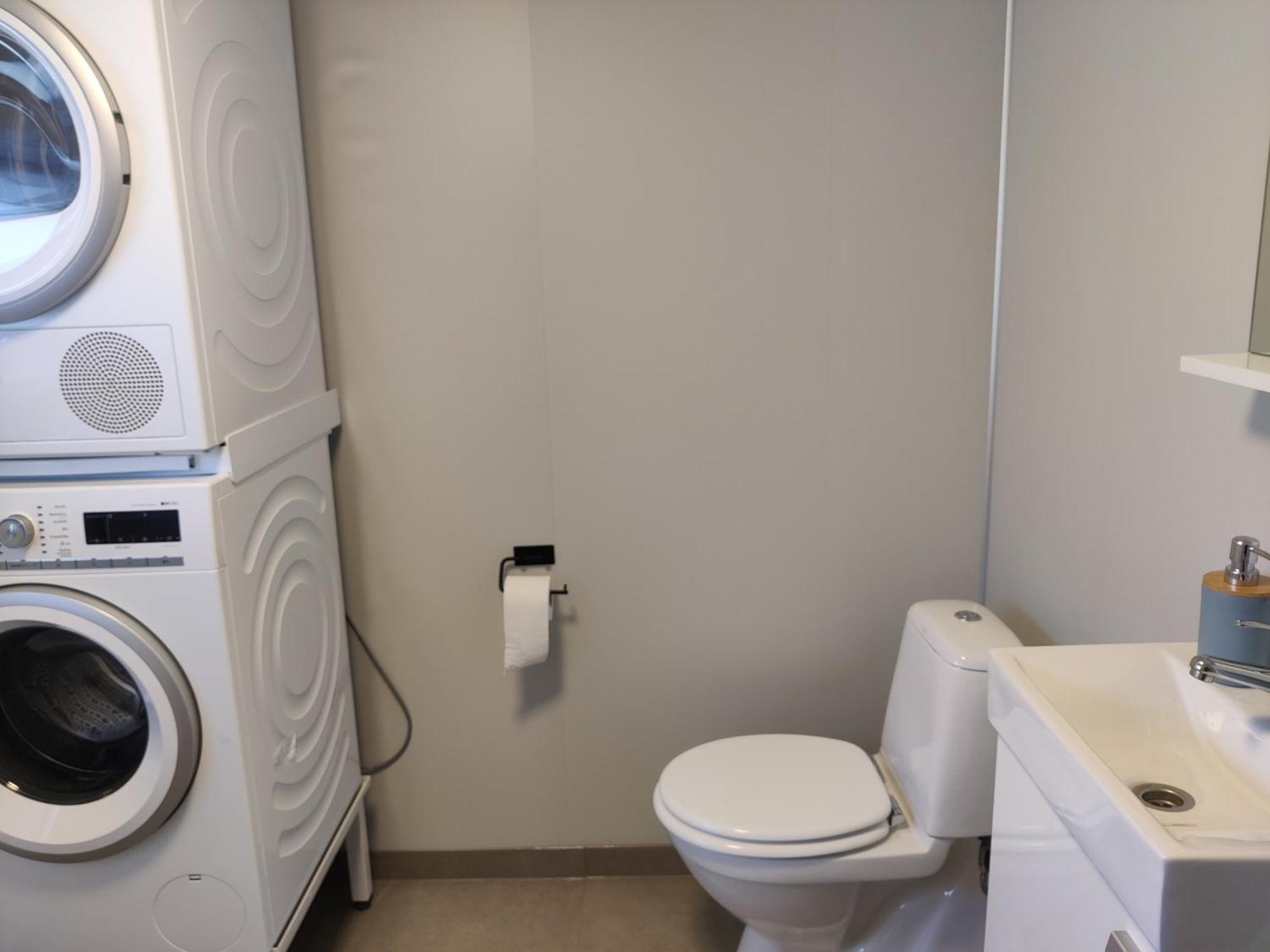 Feelhome 4 Bedrooms Apartment Polarvegen 特罗姆瑟 客房 照片